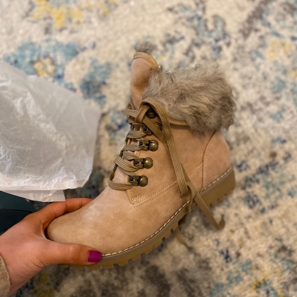 NWT Paddington fur lined ankle lace up boots by Cliffs by White Mountain - Picture 8 of 10